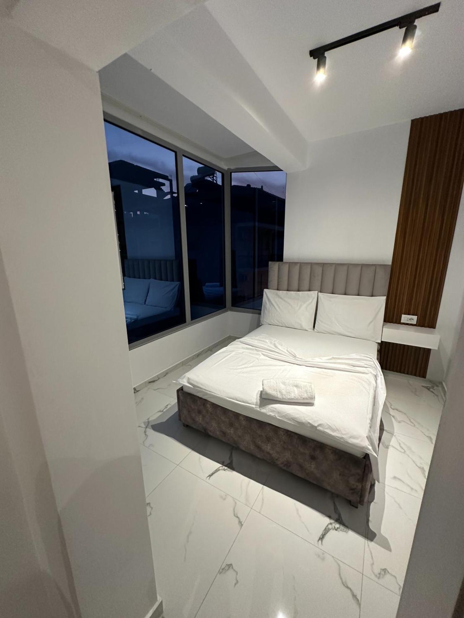 Hotel Elisabet Саранде Екстериор снимка