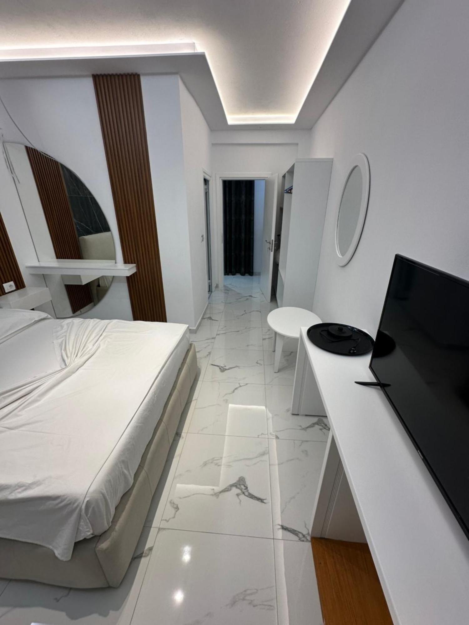 Hotel Elisabet Саранде Екстериор снимка