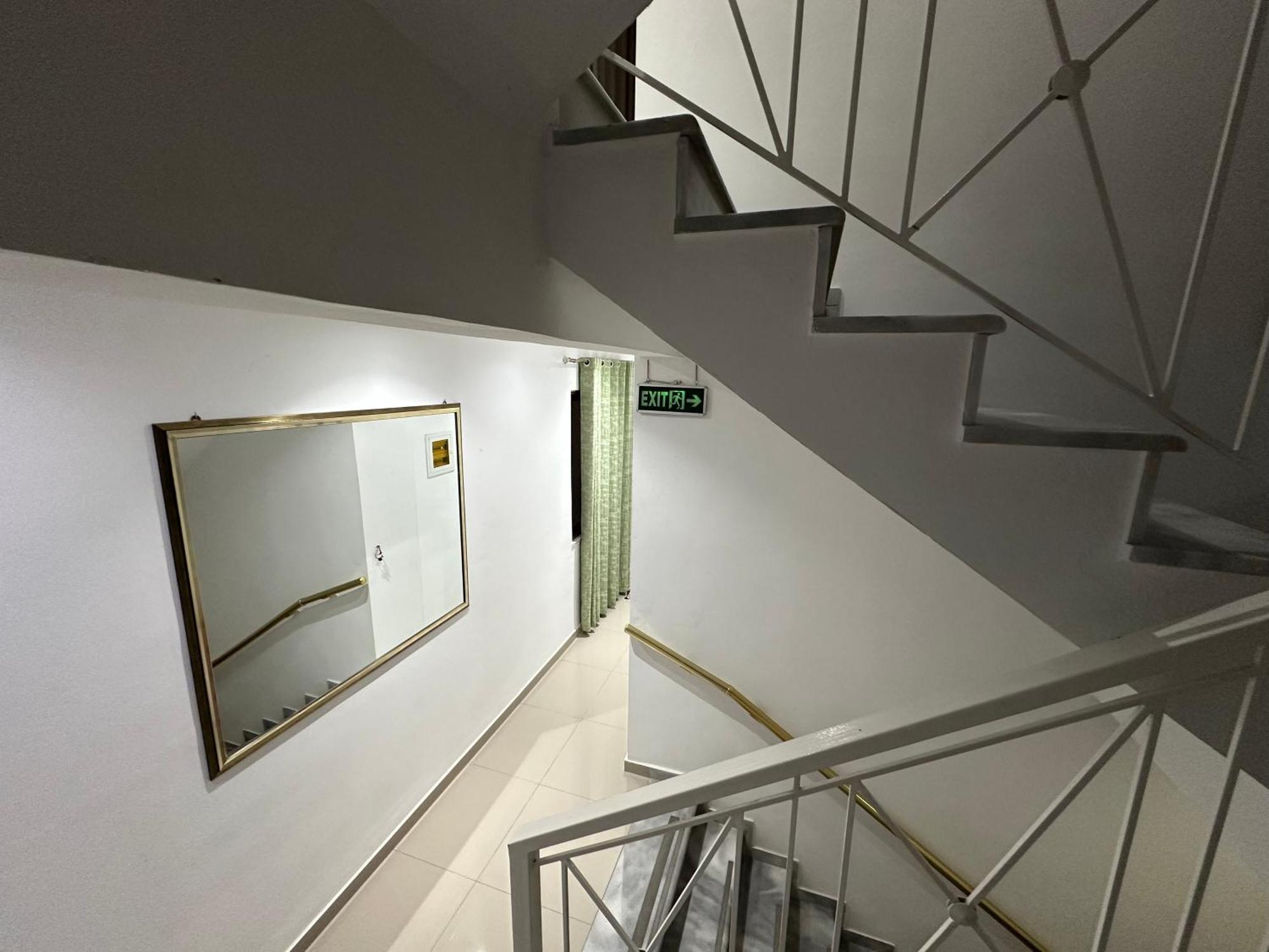 Hotel Elisabet Саранде Екстериор снимка