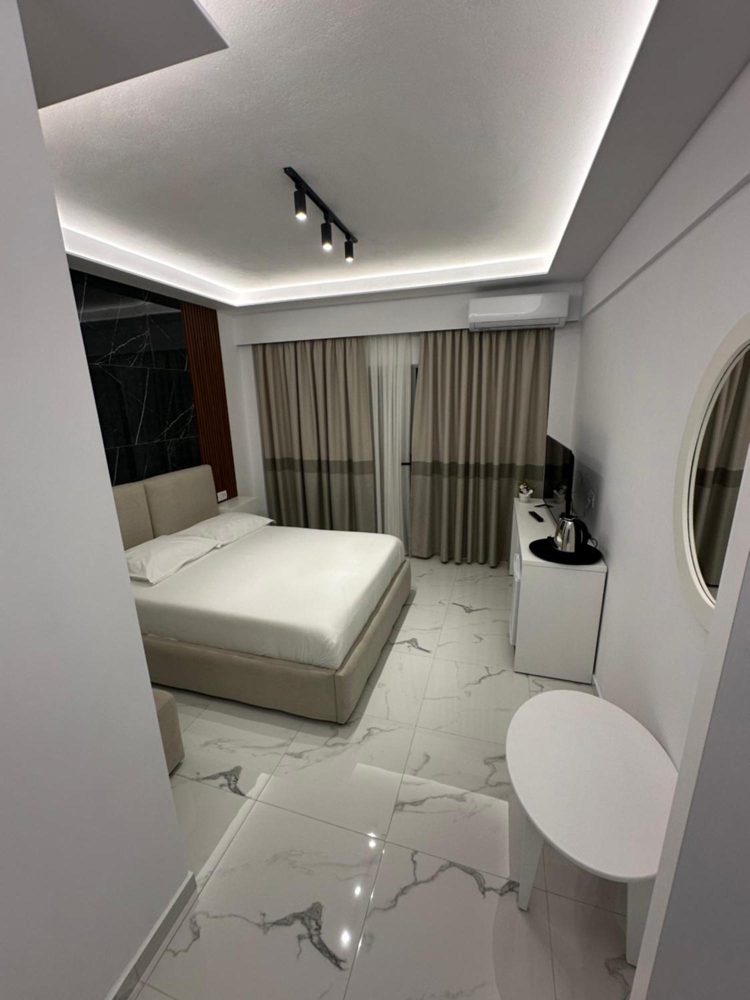 Hotel Elisabet Саранде Екстериор снимка
