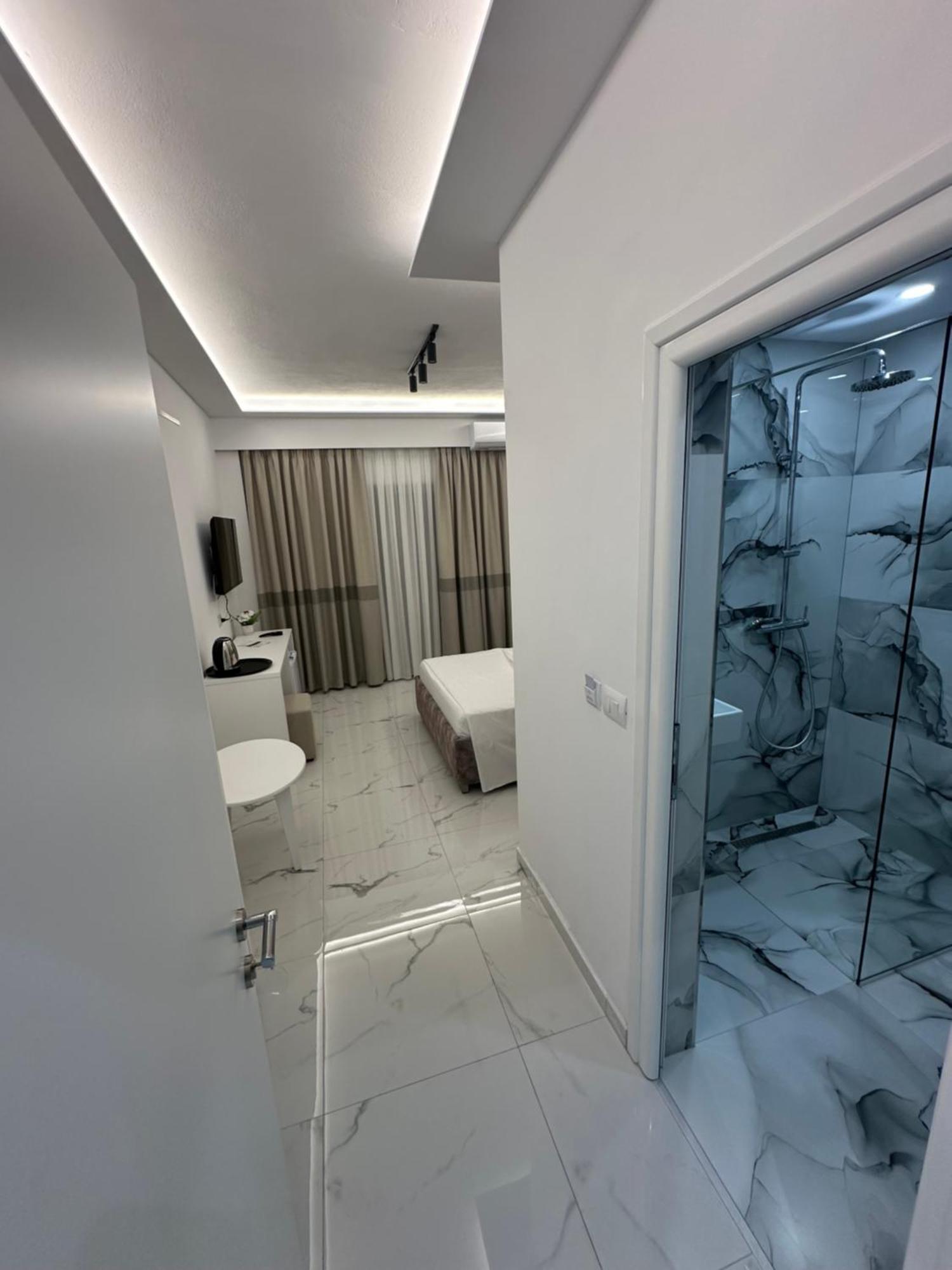 Hotel Elisabet Саранде Екстериор снимка
