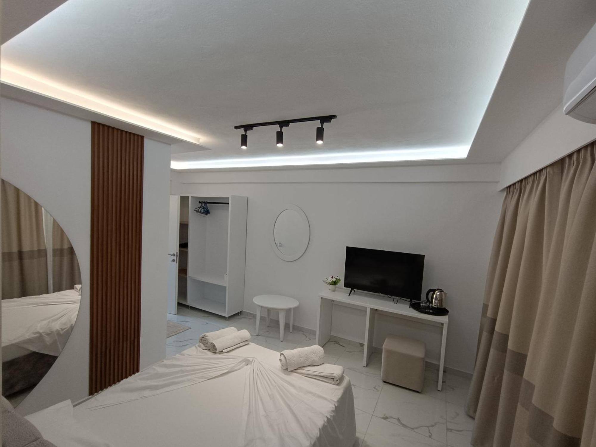 Hotel Elisabet Саранде Екстериор снимка